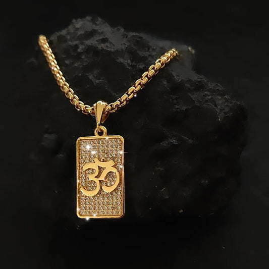 Zivia Omkara Diamond studded Gold Pendant with Chain
