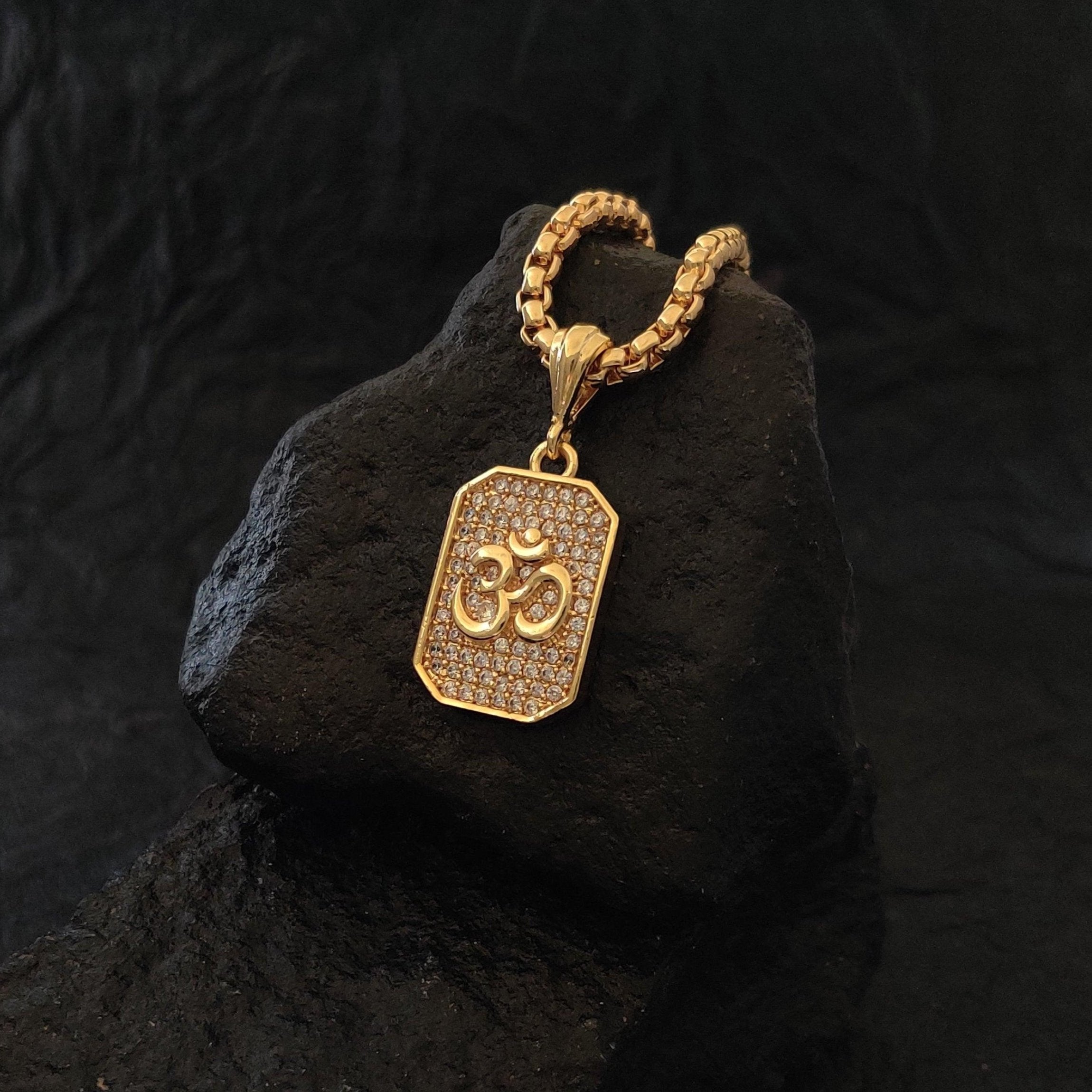 Zivia Premium Aum Diamond Pendant and chain with Gold Plated